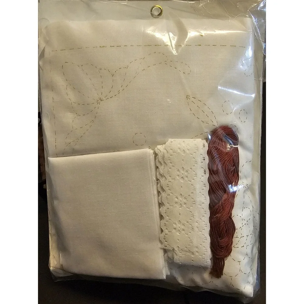 TWO Quilt Pillow Kit with Lace & Ruffle #8770G - 15